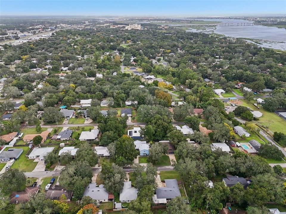 Active With Contract: $625,000 (4 beds, 3 baths, 2516 Square Feet)