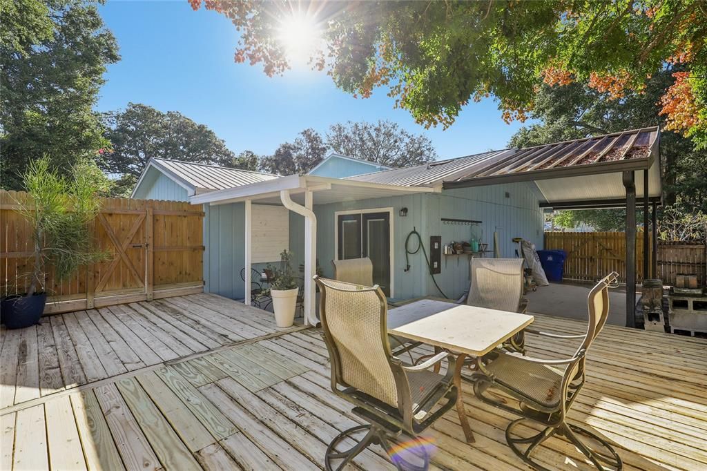 Active With Contract: $625,000 (4 beds, 3 baths, 2516 Square Feet)