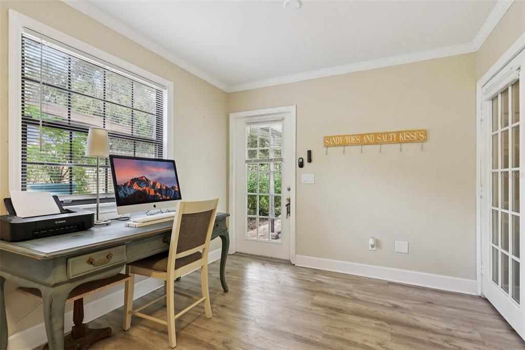 Active With Contract: $625,000 (4 beds, 3 baths, 2516 Square Feet)