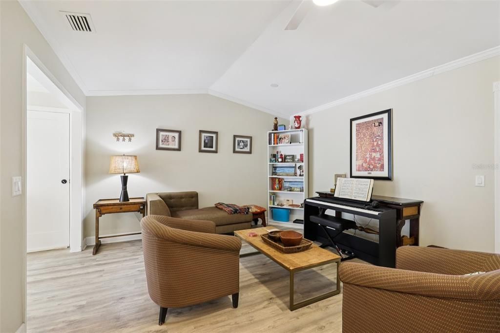 Active With Contract: $625,000 (4 beds, 3 baths, 2516 Square Feet)