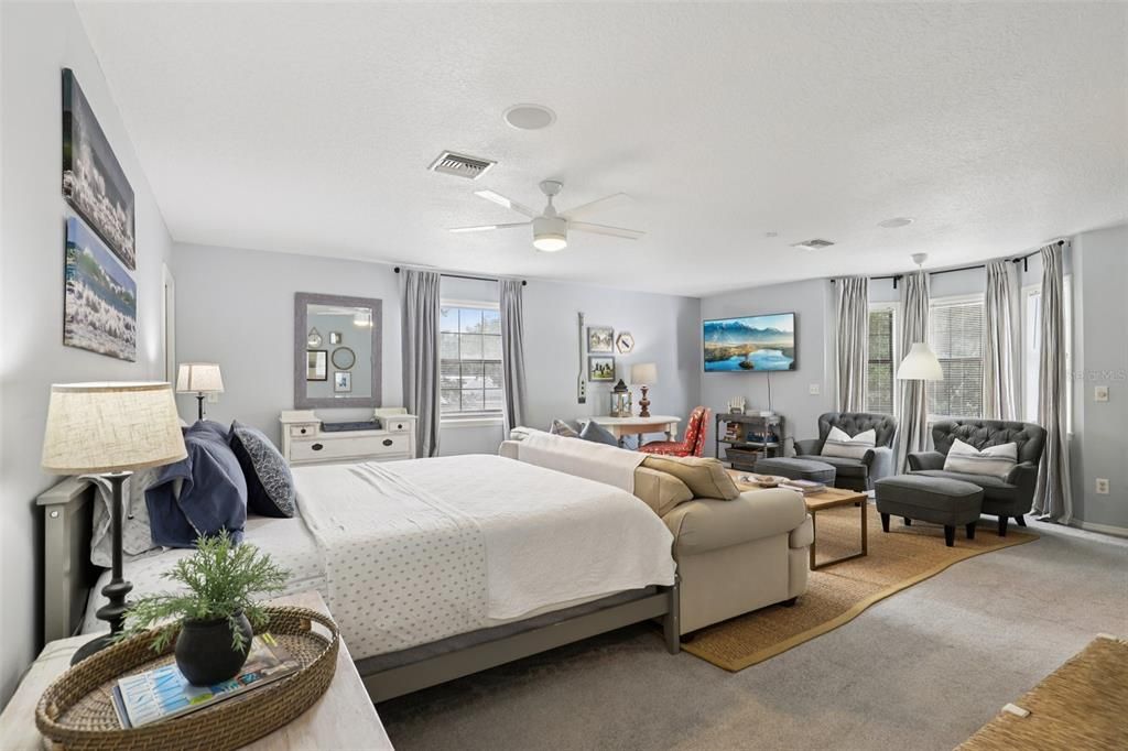 Active With Contract: $625,000 (4 beds, 3 baths, 2516 Square Feet)