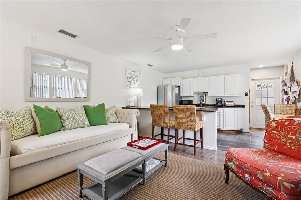 Active With Contract: $625,000 (4 beds, 3 baths, 2516 Square Feet)