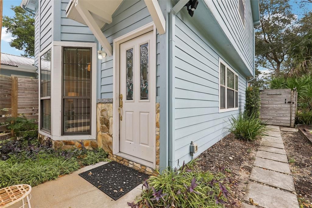 Active With Contract: $625,000 (4 beds, 3 baths, 2516 Square Feet)