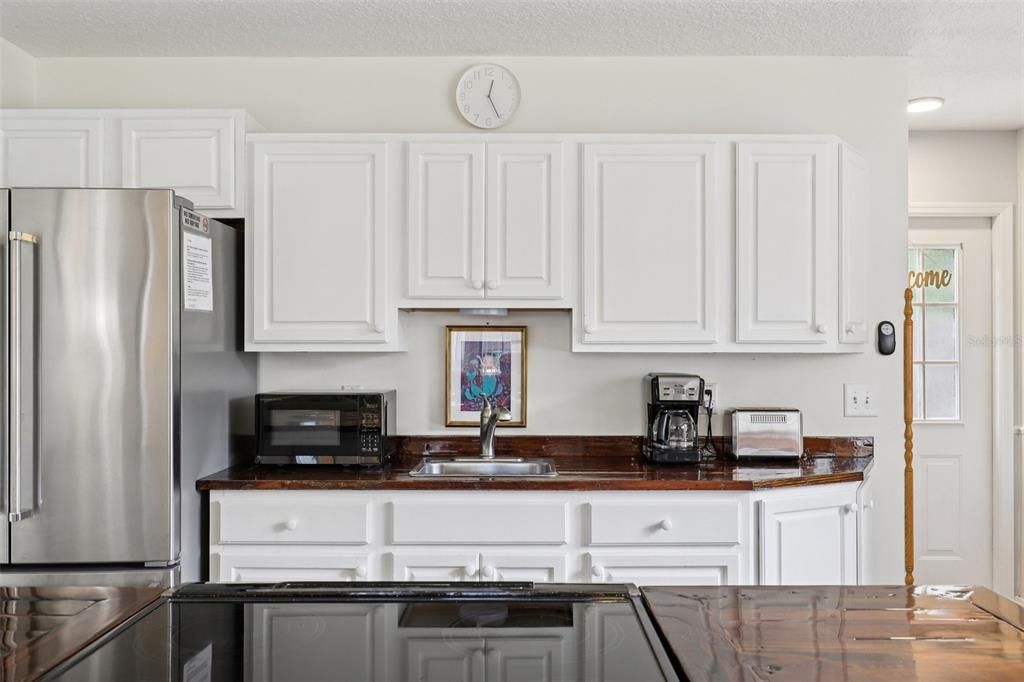 Active With Contract: $625,000 (4 beds, 3 baths, 2516 Square Feet)