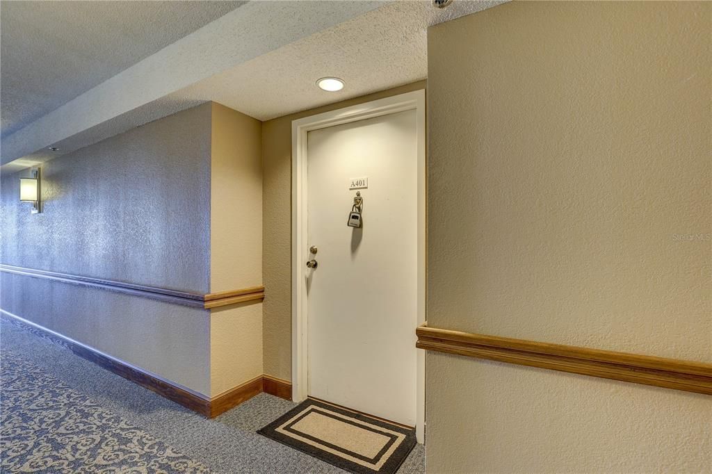 For Sale: $179,000 (2 beds, 2 baths, 1075 Square Feet)