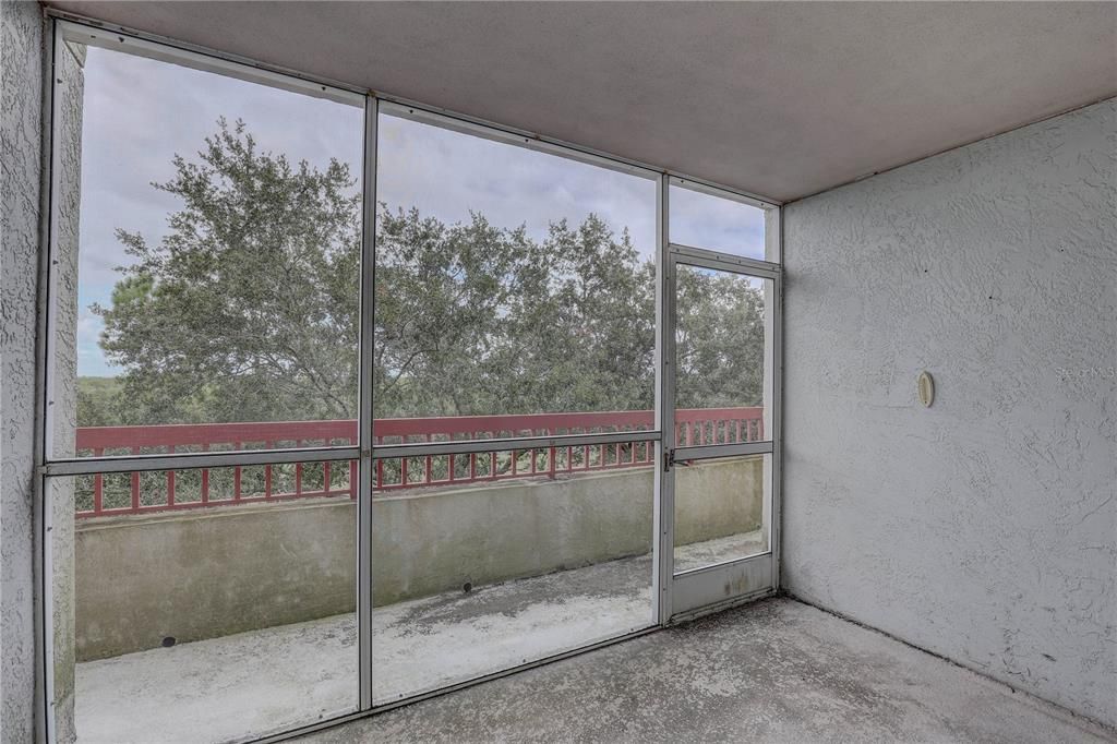 For Sale: $179,000 (2 beds, 2 baths, 1075 Square Feet)