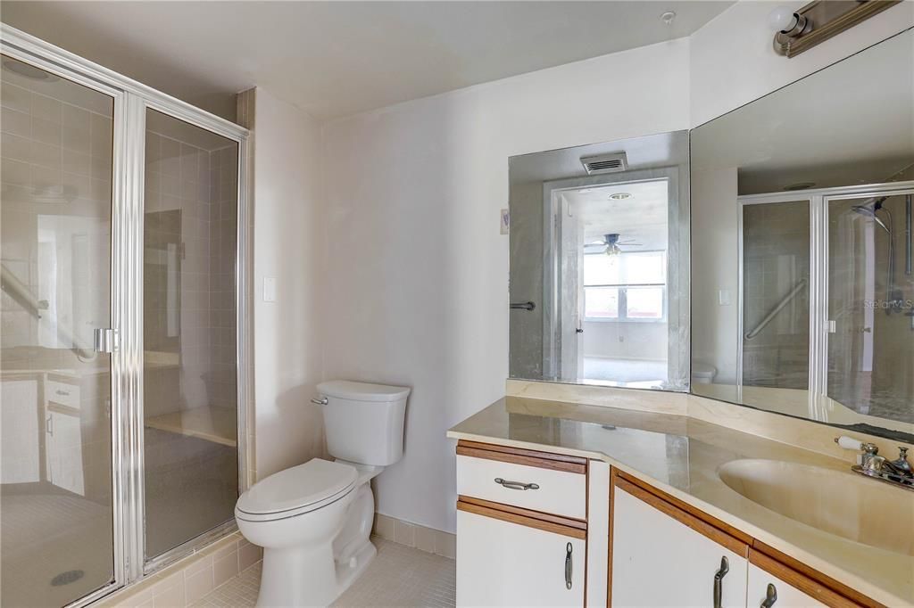 For Sale: $179,000 (2 beds, 2 baths, 1075 Square Feet)