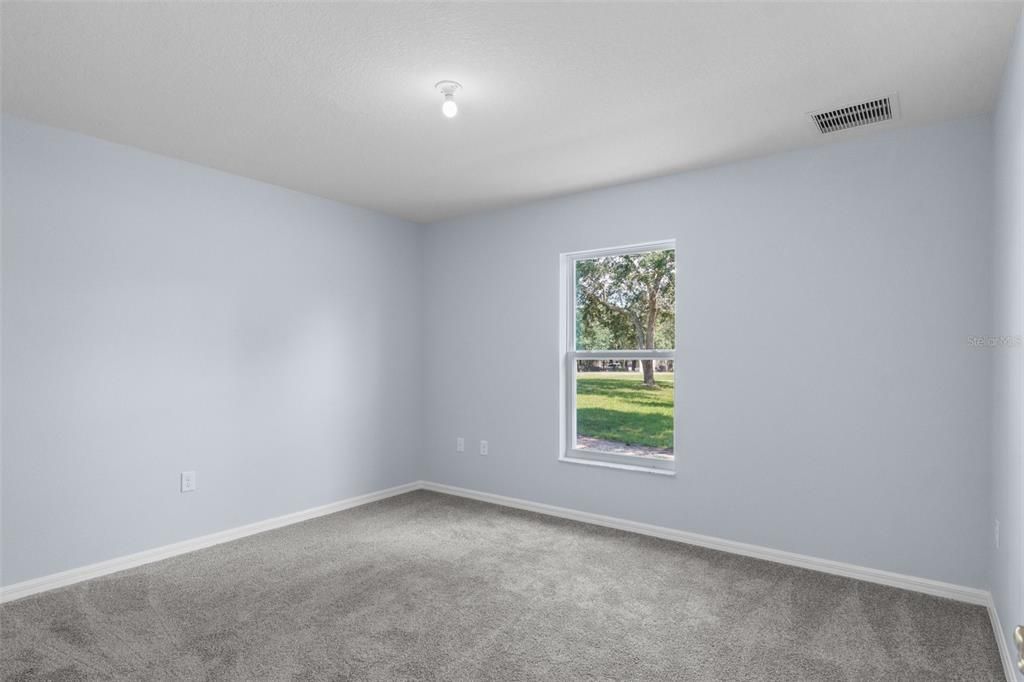 合同活跃: $343,900 (3 贝兹, 2 浴室, 1965 平方英尺)