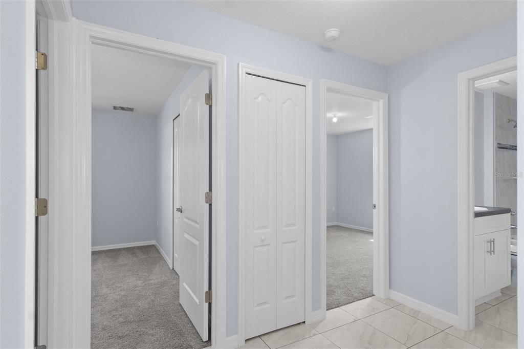 合同活跃: $343,900 (3 贝兹, 2 浴室, 1965 平方英尺)