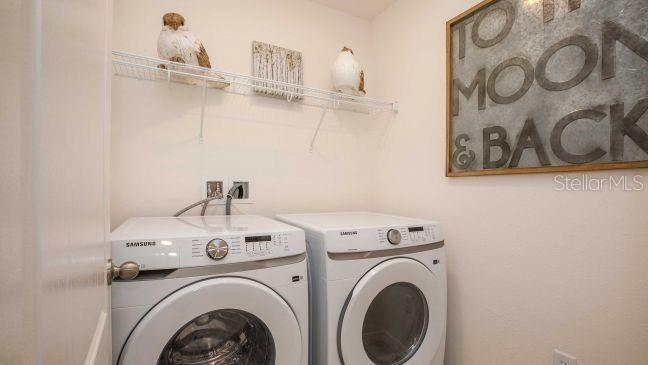 Activo con contrato: $279,900 (3 camas, 2 baños, 1674 Pies cuadrados)