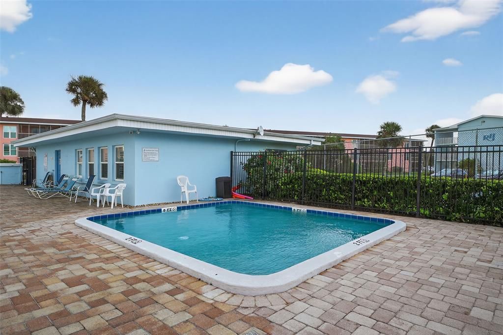 待售: $95,000 (0 贝兹, 1 浴室, 626 平方英尺)