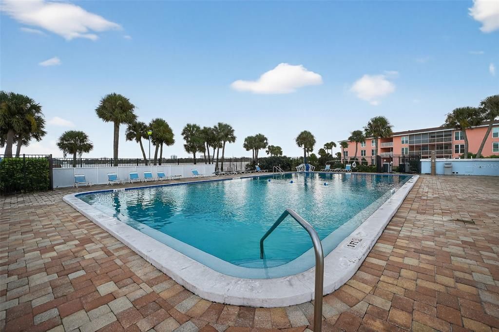 待售: $95,000 (0 贝兹, 1 浴室, 626 平方英尺)