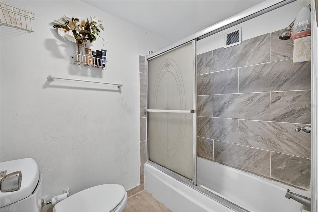 待售: $95,000 (0 贝兹, 1 浴室, 626 平方英尺)