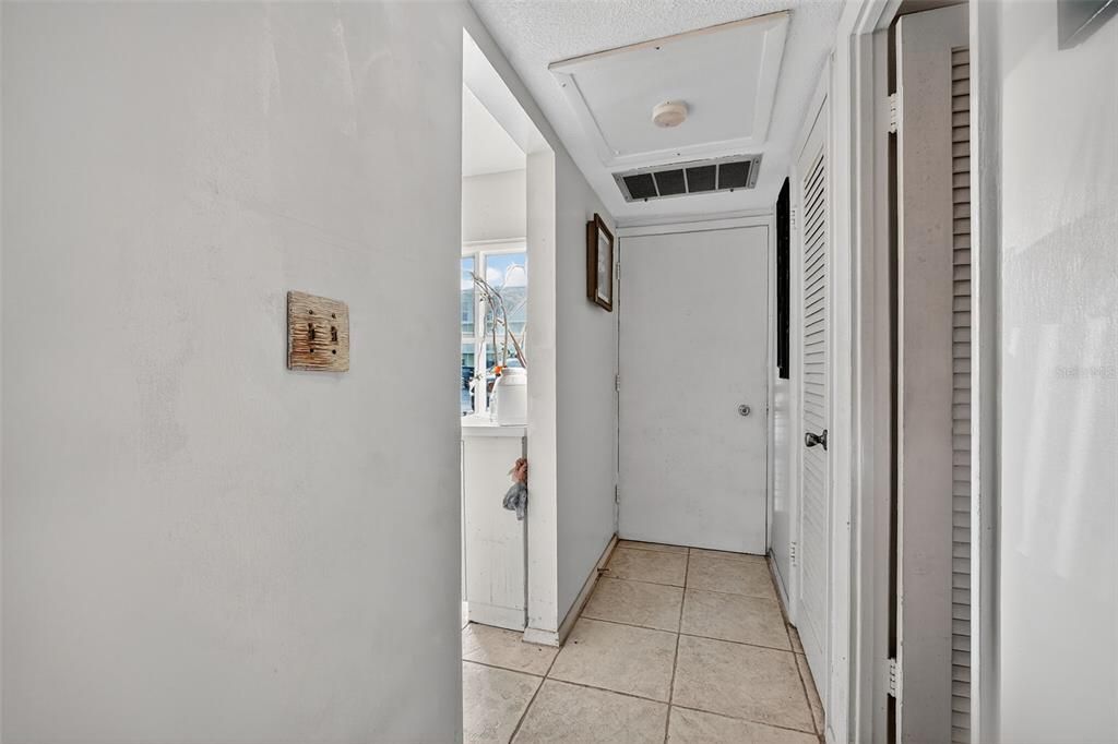 待售: $95,000 (0 贝兹, 1 浴室, 626 平方英尺)