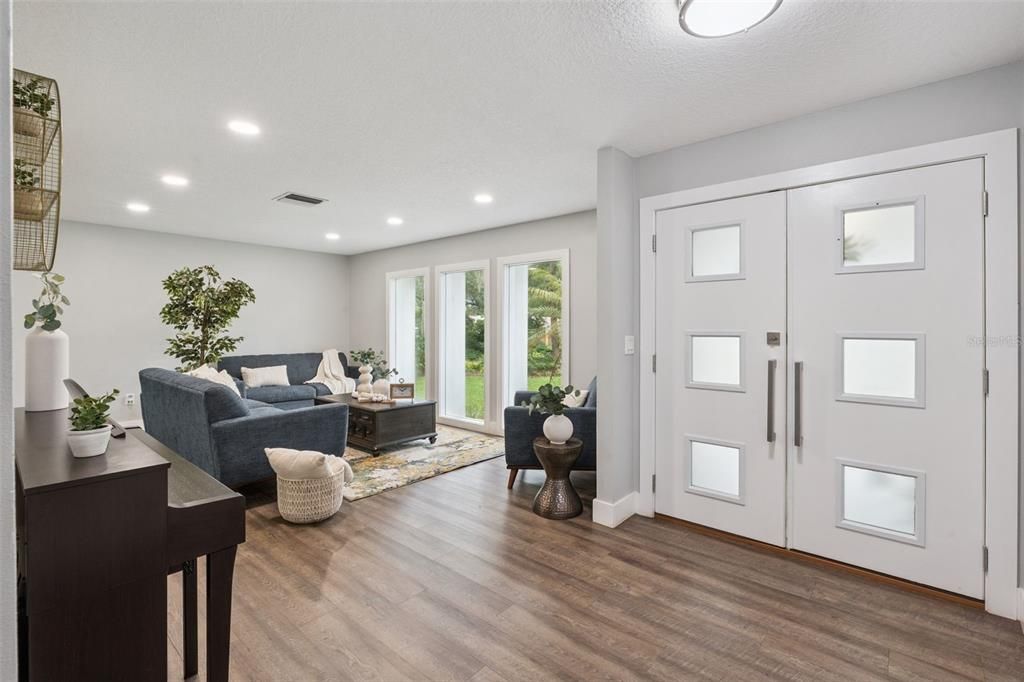 Active With Contract: $462,500 (3 beds, 2 baths, 1864 Square Feet)