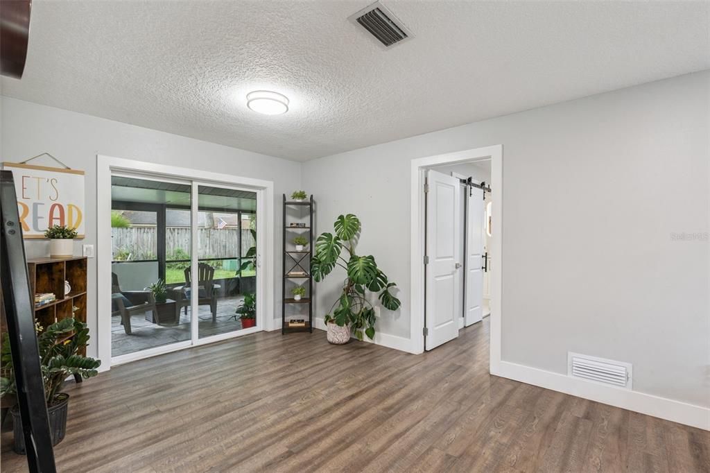 Active With Contract: $462,500 (3 beds, 2 baths, 1864 Square Feet)