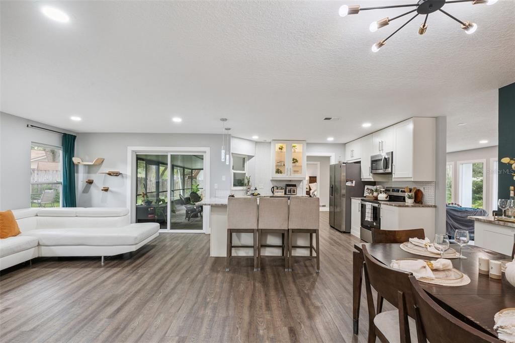 Active With Contract: $462,500 (3 beds, 2 baths, 1864 Square Feet)