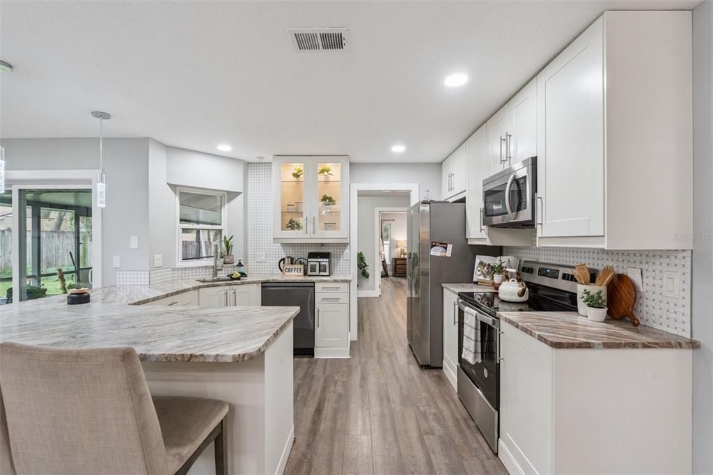 Active With Contract: $462,500 (3 beds, 2 baths, 1864 Square Feet)