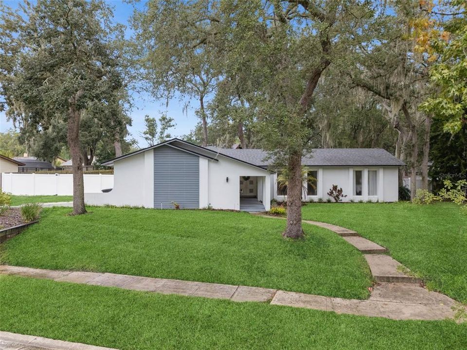 Active With Contract: $462,500 (3 beds, 2 baths, 1864 Square Feet)