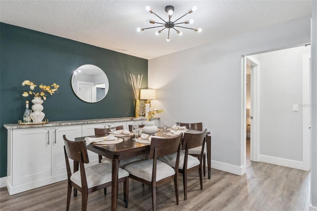 Active With Contract: $462,500 (3 beds, 2 baths, 1864 Square Feet)