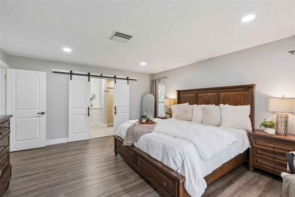 Active With Contract: $462,500 (3 beds, 2 baths, 1864 Square Feet)