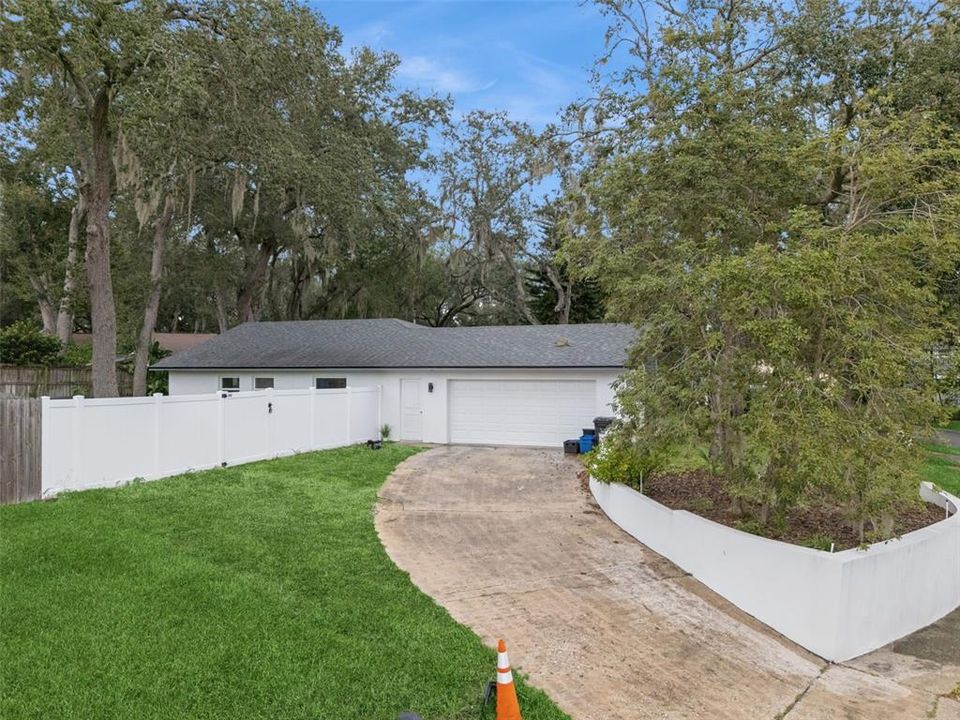 Active With Contract: $462,500 (3 beds, 2 baths, 1864 Square Feet)