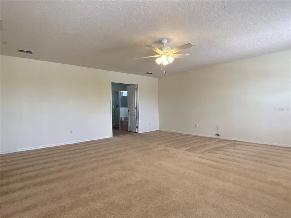 For Rent: $2,699 (3 beds, 2 baths, 2572 Square Feet)