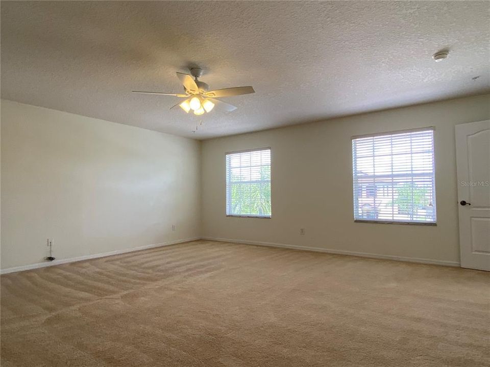 For Rent: $2,699 (3 beds, 2 baths, 2572 Square Feet)