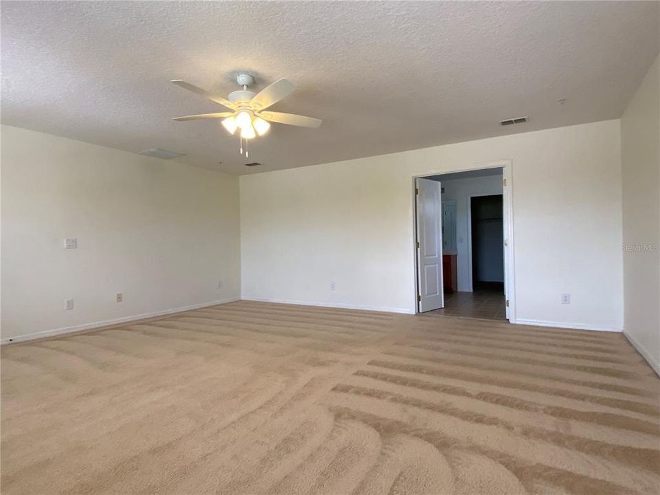For Rent: $2,699 (3 beds, 2 baths, 2572 Square Feet)