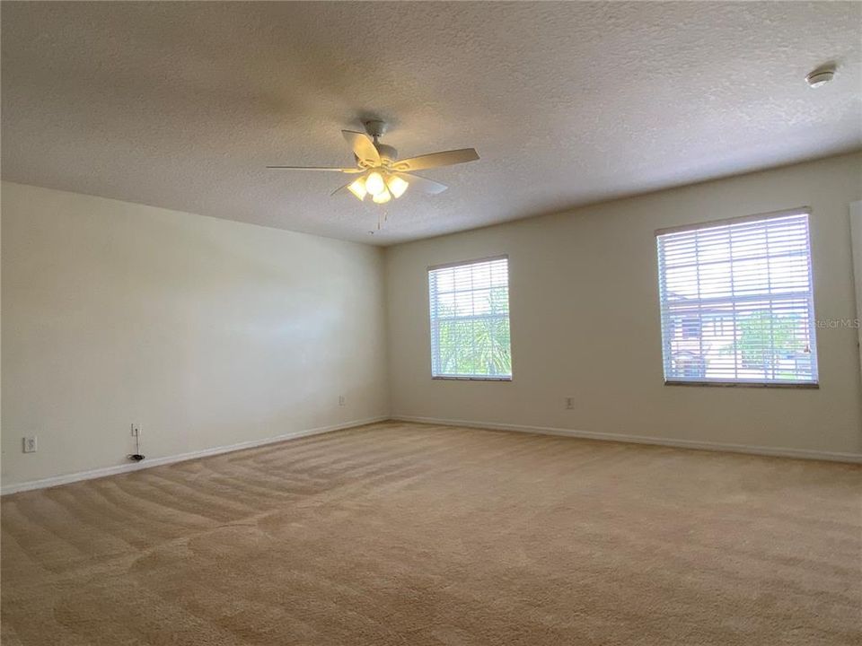 For Rent: $2,699 (3 beds, 2 baths, 2572 Square Feet)