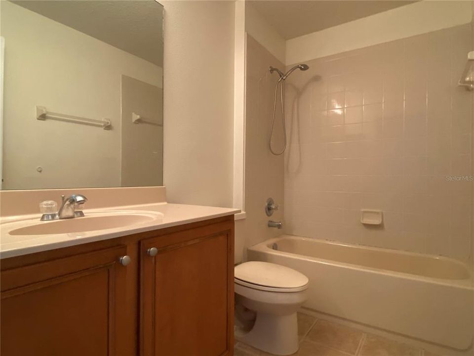 For Rent: $2,699 (3 beds, 2 baths, 2572 Square Feet)