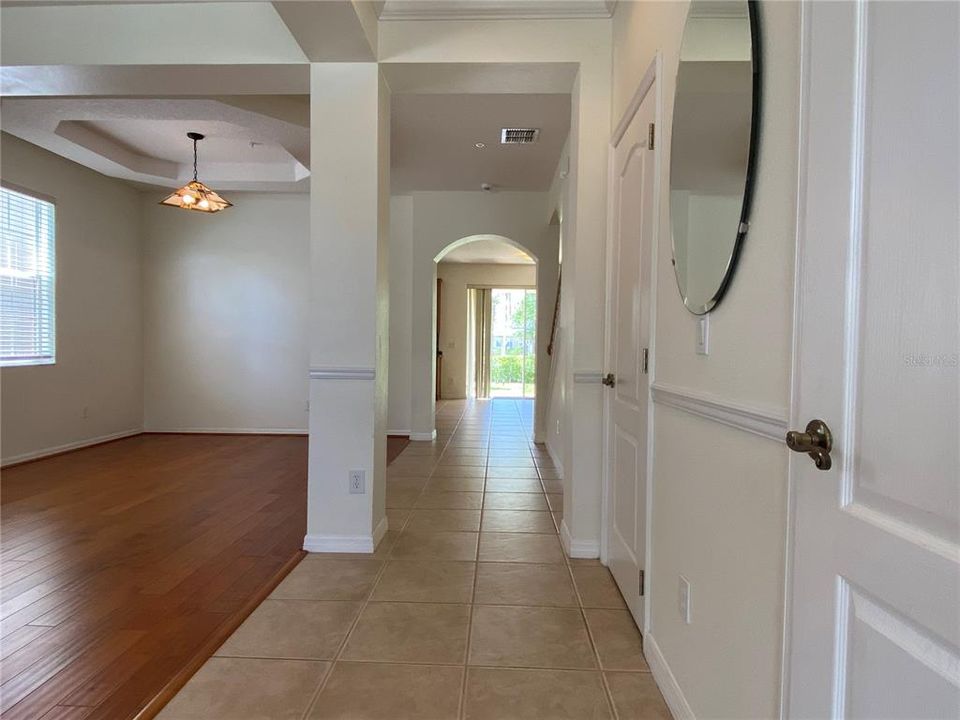 For Rent: $2,699 (3 beds, 2 baths, 2572 Square Feet)