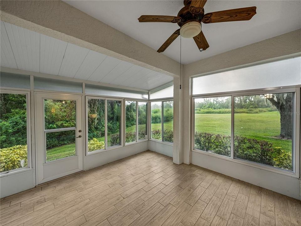 Active With Contract: $275,000 (2 beds, 2 baths, 1260 Square Feet)