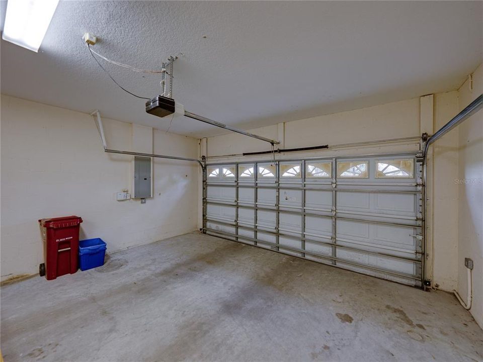 Active With Contract: $275,000 (2 beds, 2 baths, 1260 Square Feet)