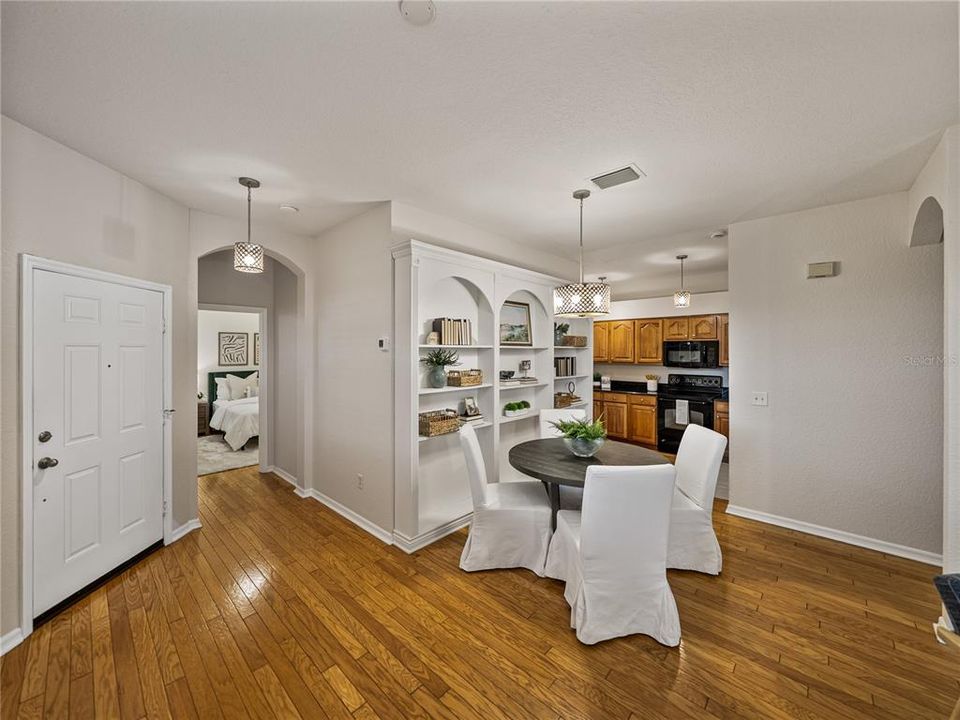 Active With Contract: $275,000 (2 beds, 2 baths, 1260 Square Feet)