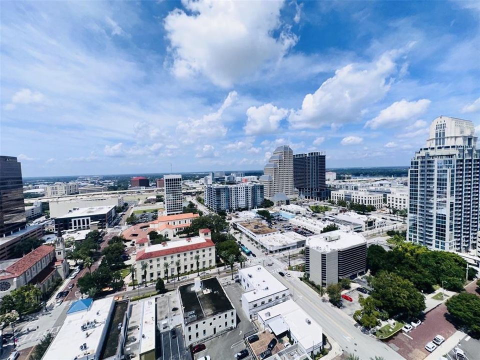 出租: $7,495 (3 贝兹, 3 浴室, 2158 平方英尺)