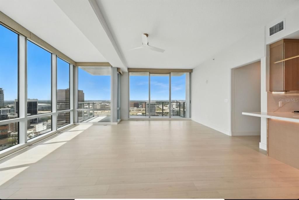 出租: $7,495 (3 贝兹, 3 浴室, 2158 平方英尺)