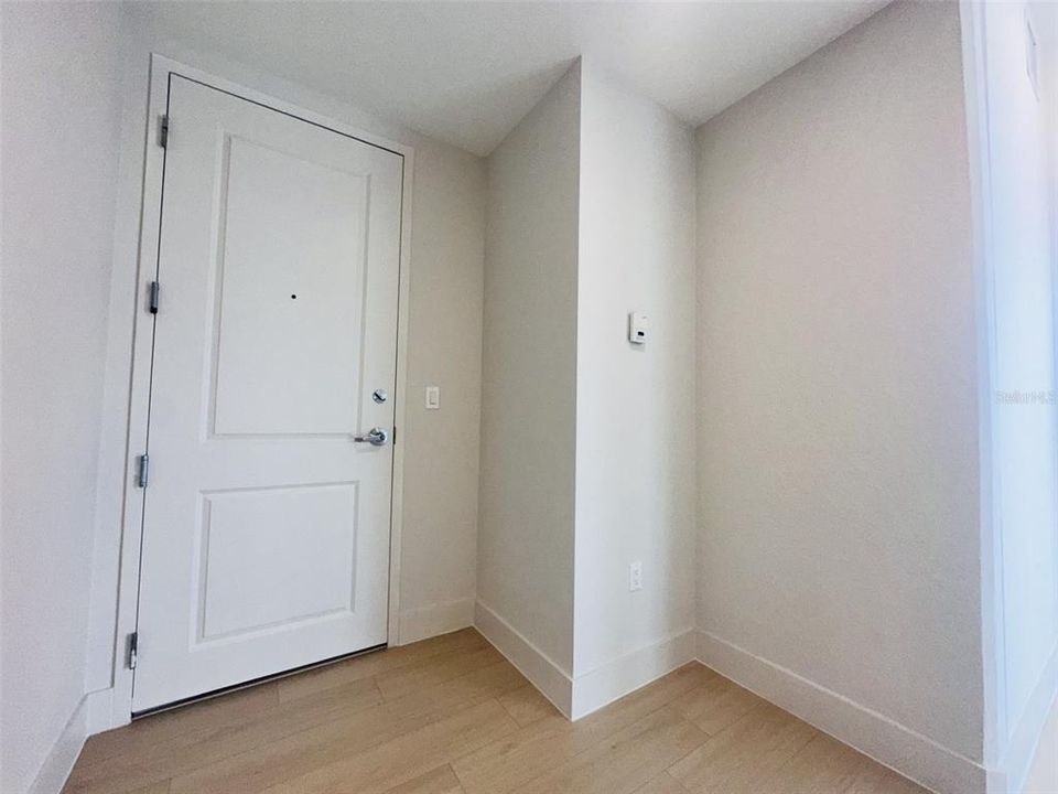 出租: $7,495 (3 贝兹, 3 浴室, 2158 平方英尺)