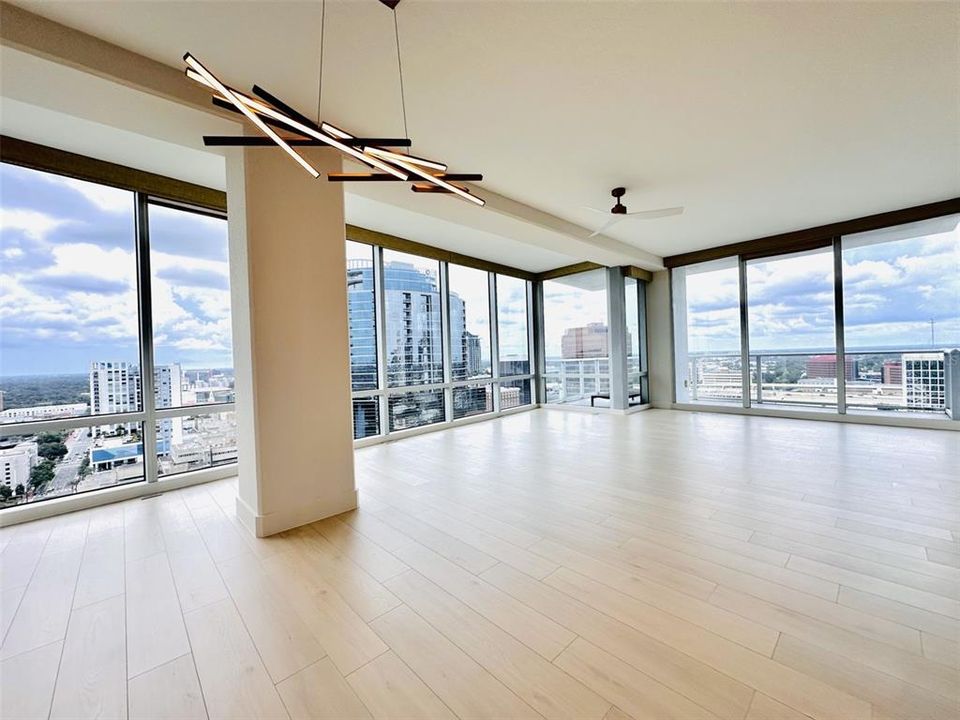 出租: $7,495 (3 贝兹, 3 浴室, 2158 平方英尺)