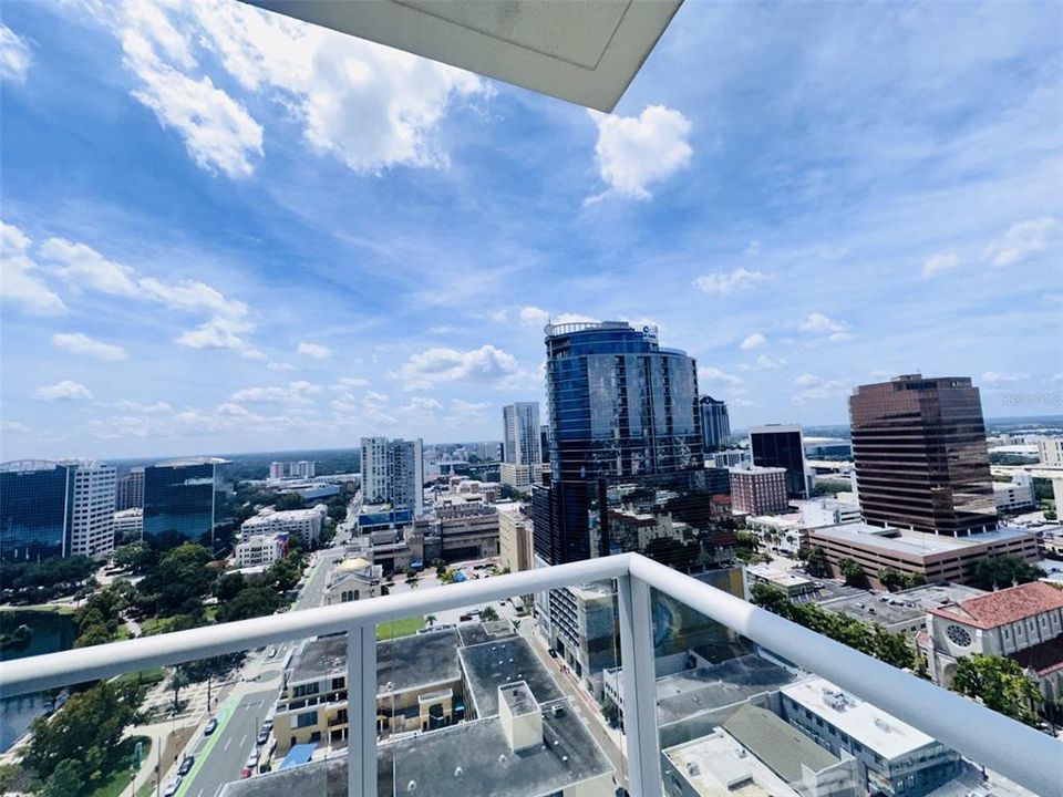 出租: $7,495 (3 贝兹, 3 浴室, 2158 平方英尺)