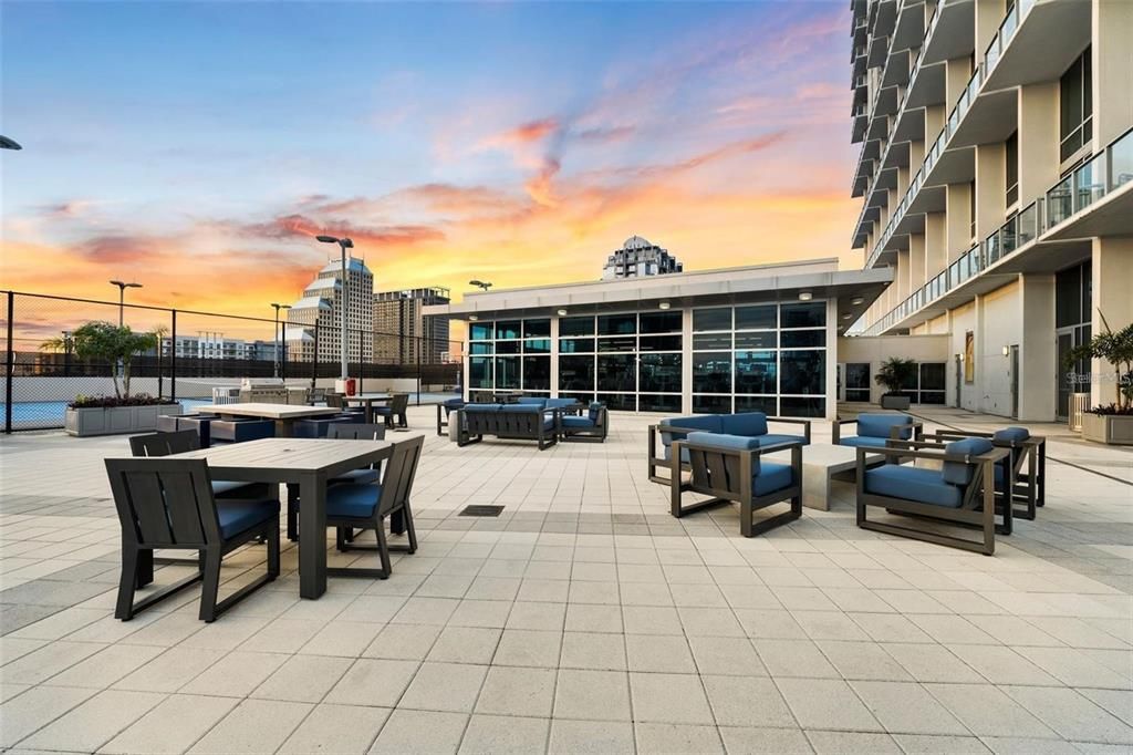 出租: $7,495 (3 贝兹, 3 浴室, 2158 平方英尺)