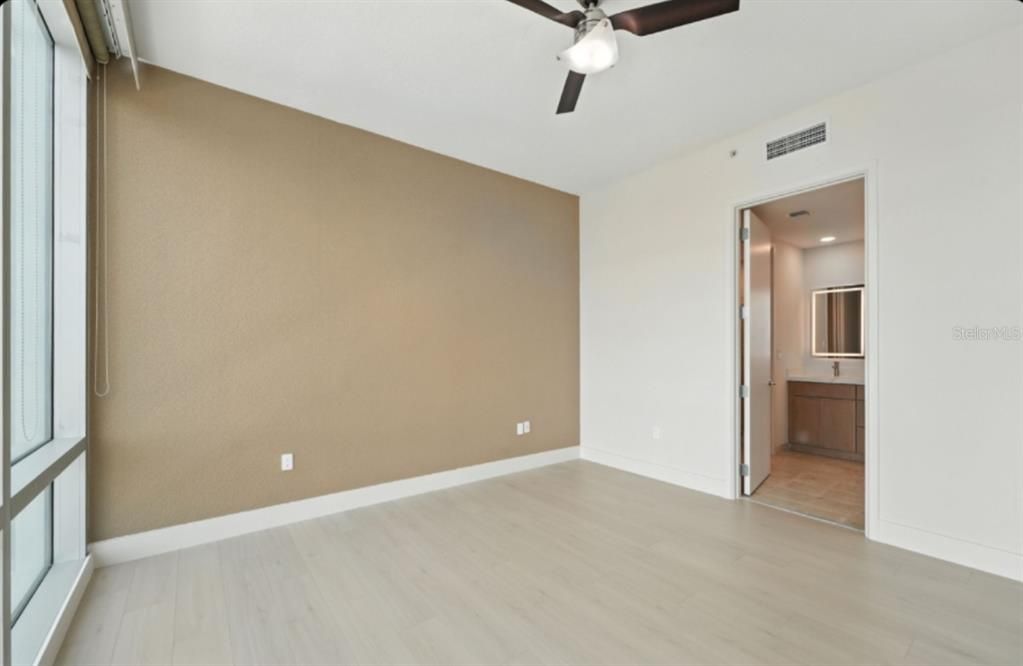 出租: $7,495 (3 贝兹, 3 浴室, 2158 平方英尺)