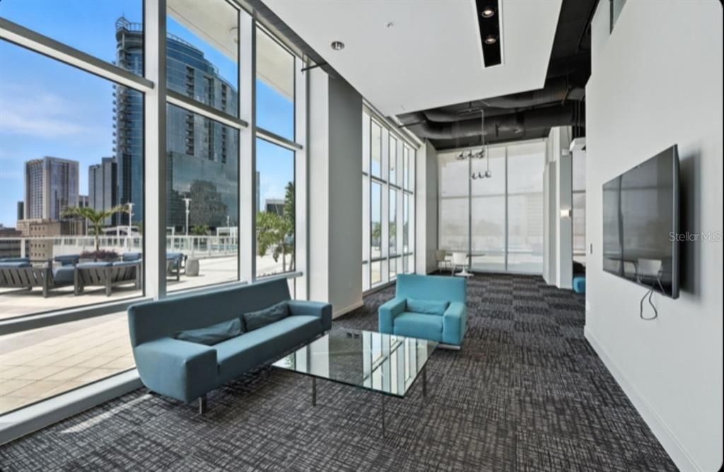 出租: $7,495 (3 贝兹, 3 浴室, 2158 平方英尺)