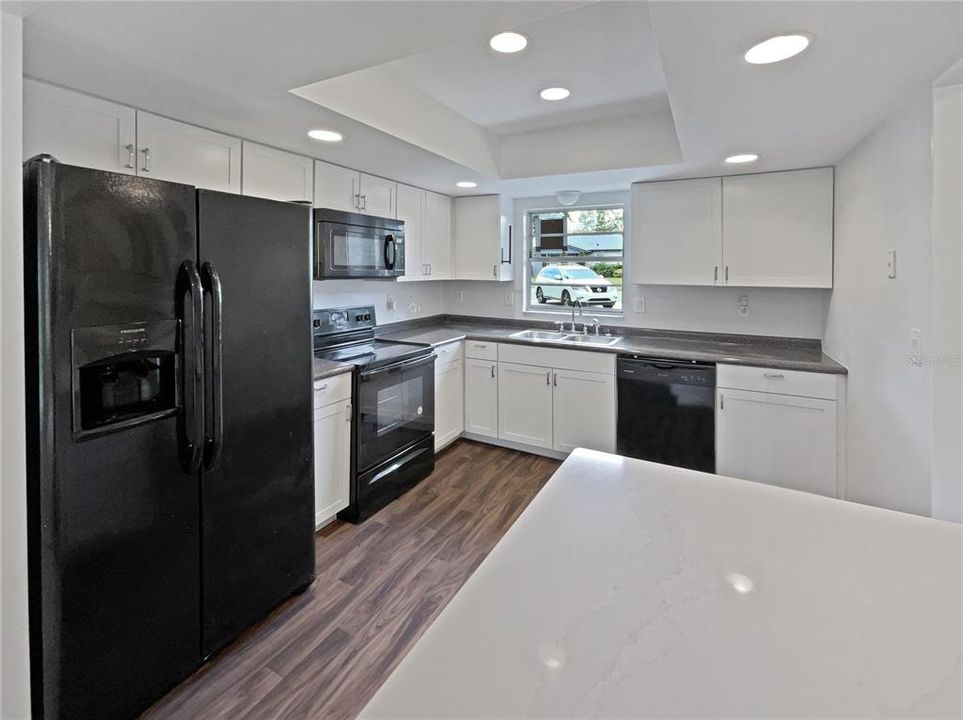 На продажу: $325,000 (3 спален, 2 ванн, 1566 Квадратных фут)