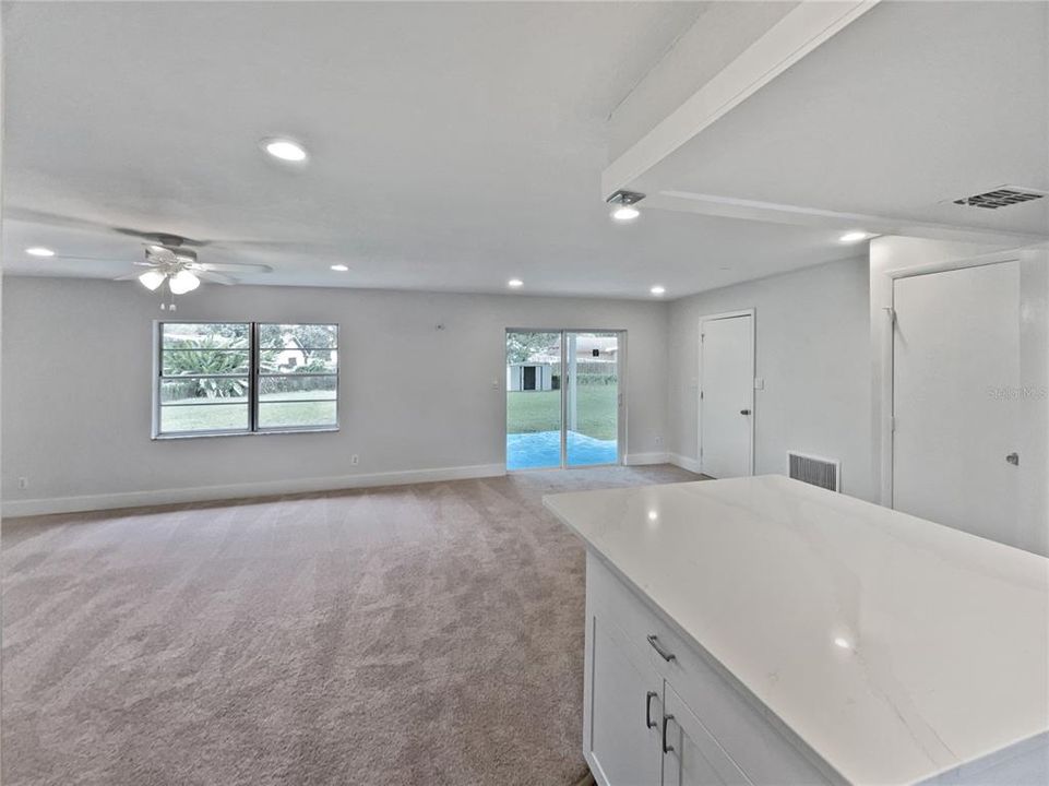 На продажу: $325,000 (3 спален, 2 ванн, 1566 Квадратных фут)