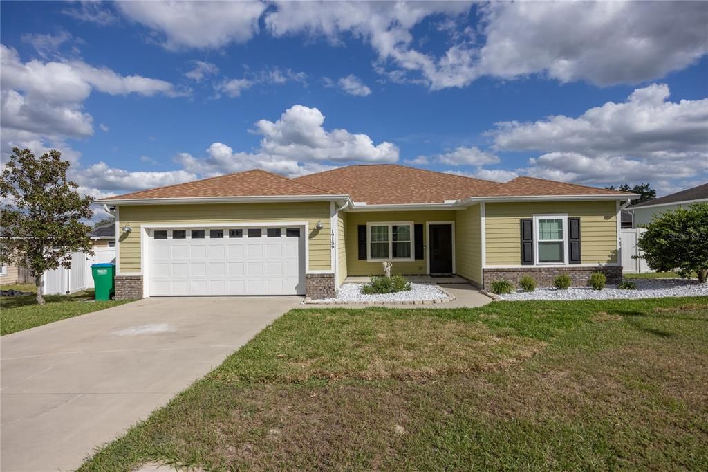 最近售出: $354,900 (4 贝兹, 2 浴室, 1902 平方英尺)