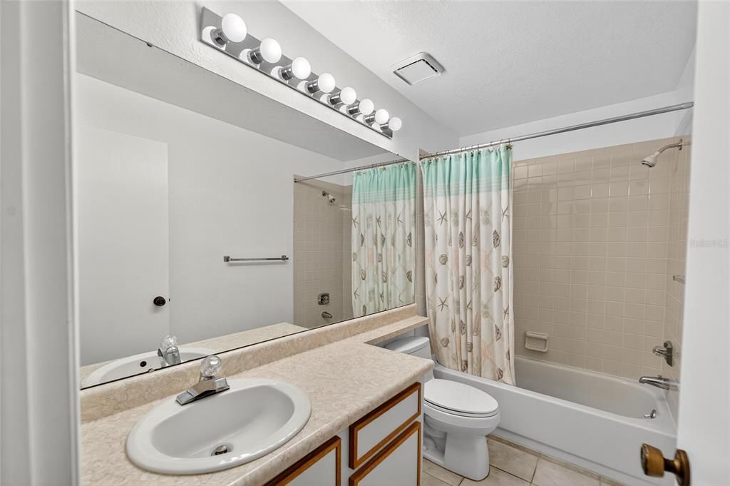 En Venta: $275,000 (3 camas, 2 baños, 1755 Pies cuadrados)