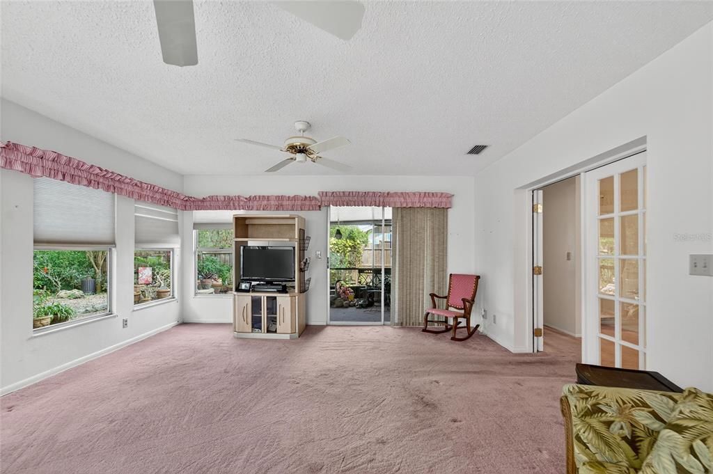 En Venta: $275,000 (3 camas, 2 baños, 1755 Pies cuadrados)