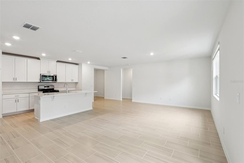 For Sale: $320,276 (4 beds, 2 baths, 1840 Square Feet)