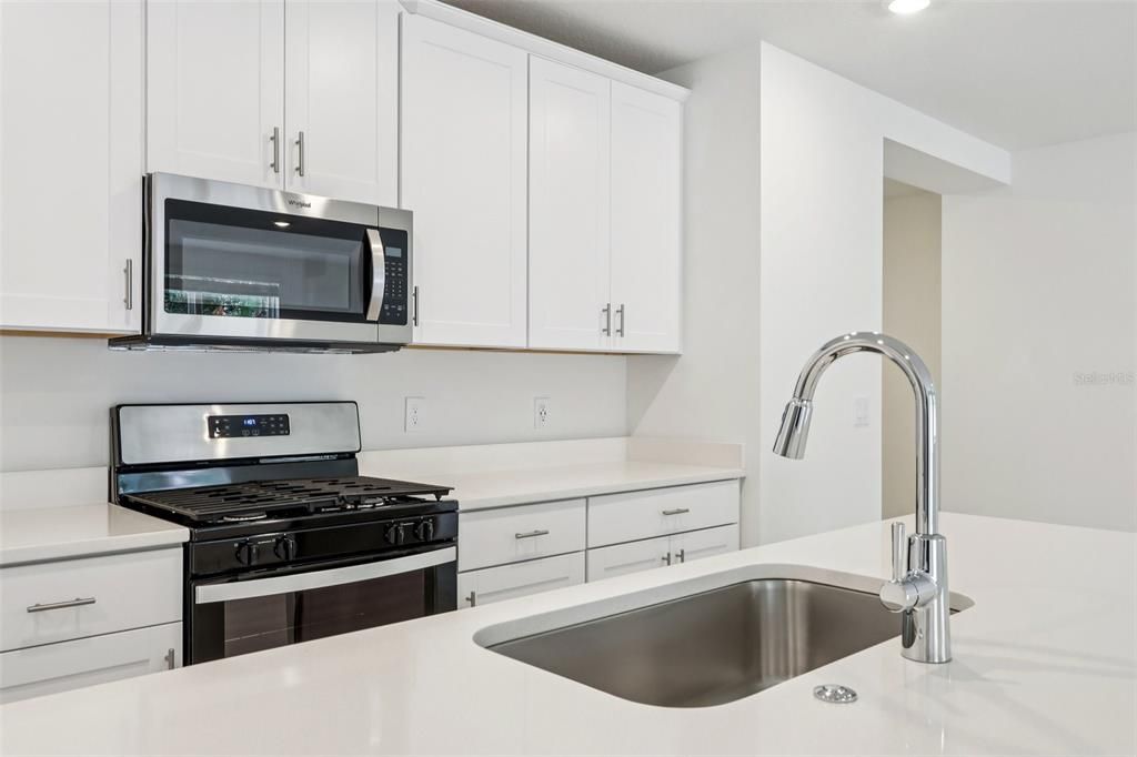 For Sale: $320,276 (4 beds, 2 baths, 1840 Square Feet)